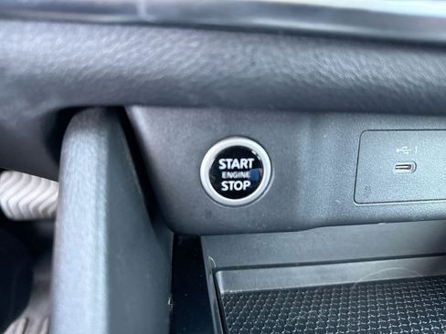 Used 2023 Nissan Rogue SV image 13