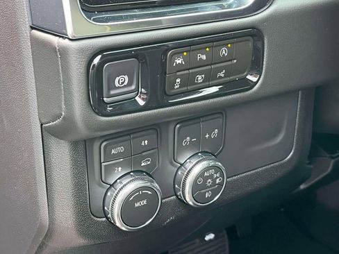 New 2026 GMC Yukon XL Elevation image 26