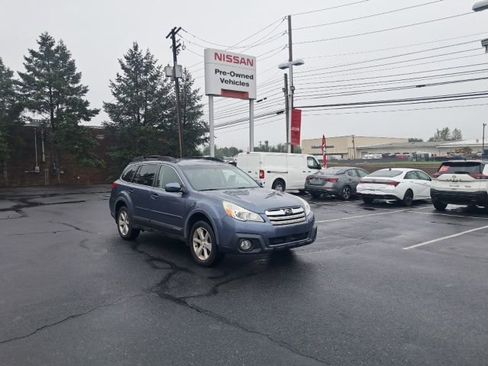 Used 2014 Subaru Outback 2.5i Premium w/ Accessory Value Package (OYY) AWD/4WD image 2