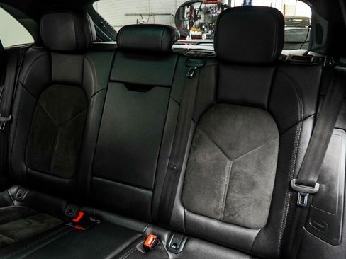 Used 2019 Porsche Macan image 39