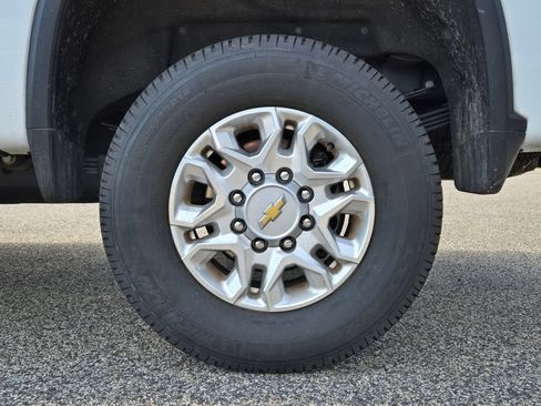 Used 2025 Chevrolet Silverado 3500 W/T AWD/4WD image 10