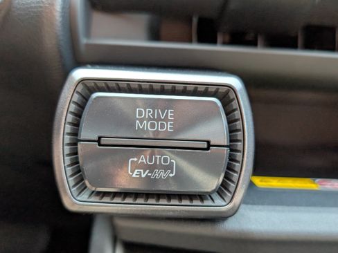 Used 2026 Toyota RAV4 XSE w/ Panoramic Sun Roof Package AWD/4WD image 25