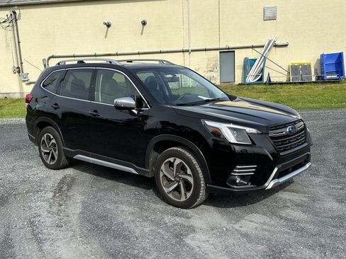 Used 2022 Subaru Forester Touring AWD/4WD image 2