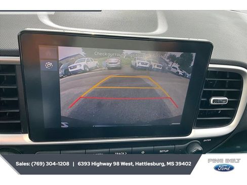Used 2023 Hyundai Venue SEL FWD image 15