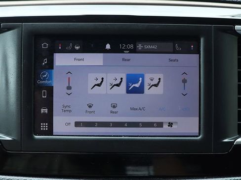 Used 2022 Chrysler Voyager LX image 48