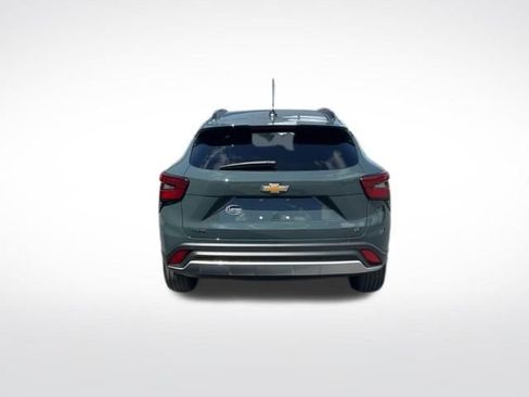 Used 2025 Chevrolet Trax LT w/ Driver Confidence Package FWD image 14