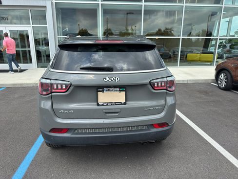 Used 2019 Jeep Compass Limited w/ Safety & Security Group AWD/4WD image 4
