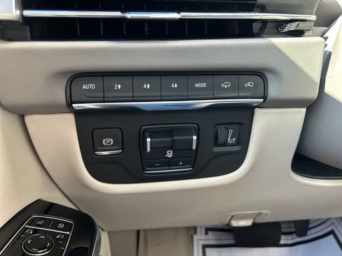 Certified 2025 Cadillac Escalade Sport Platinum image 30