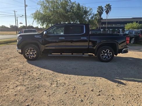 New 2026 GMC Sierra 1500 SLT image 8