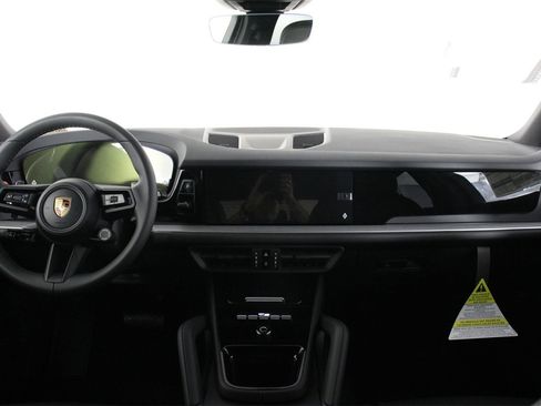 New 2026 Porsche Cayenne image 11