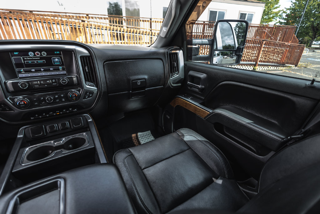 Used 2015 Chevrolet Silverado 2500 LTZ w/ Duramax Plus Package AWD/4WD image 27