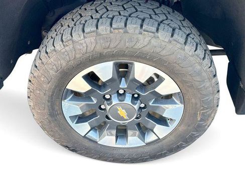 Used 2024 Chevrolet Silverado 2500 Custom w/ Custom Value Package AWD/4WD image 18