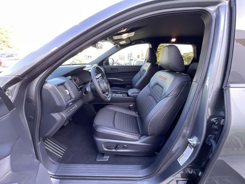 Used 2025 Nissan Pathfinder Rock Creek image 10