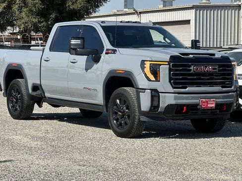 Used 2024 GMC Sierra 2500 AT4 w/ AT4 Premium Plus Package AWD/4WD image 10