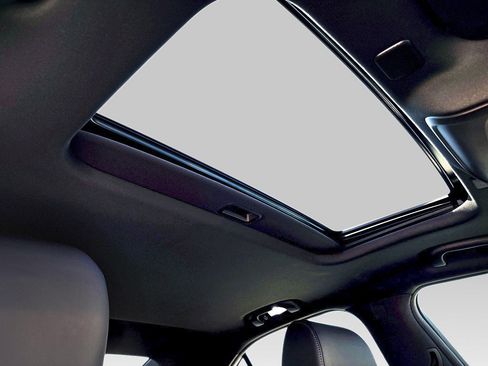 Certified 2022 Cadillac CT4 Luxury w/ Sun And Sound Package image 11