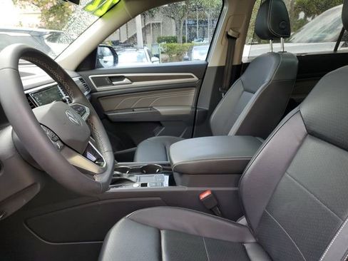 Used 2022 Volkswagen Atlas SE w/ Panoramic Sunroof Package image 21