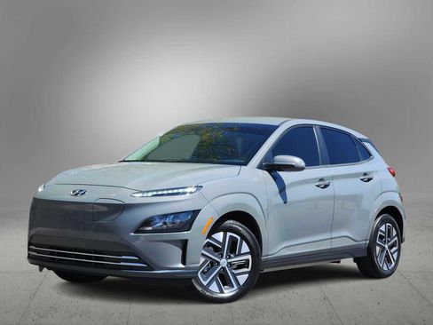Used 2023 Hyundai Kona SE image 1