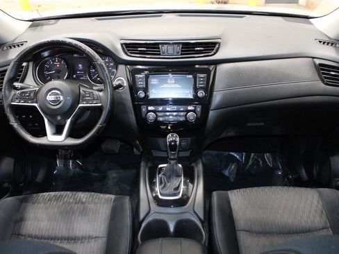 Used 2020 Nissan Rogue SV image 29