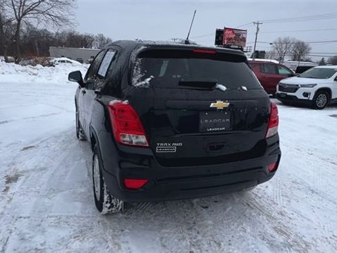 Used 2022 Chevrolet Trax LS w/ Tint and Cruise Package image 7