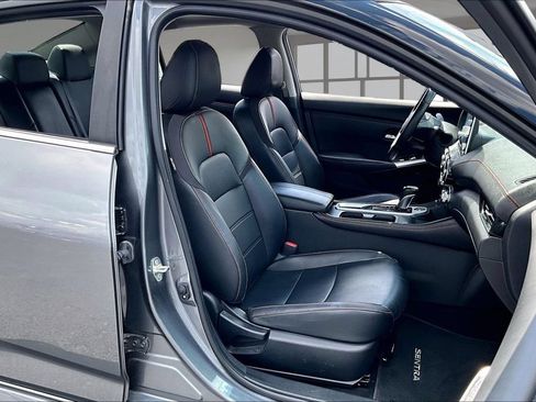 Used 2022 Nissan Sentra SR w/ SR Premium Package FWD image 7