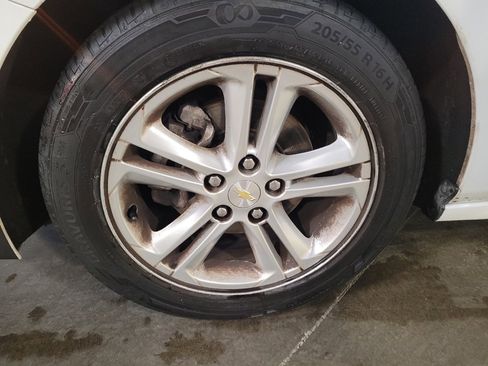 Used 2017 Chevrolet Cruze LT image 31