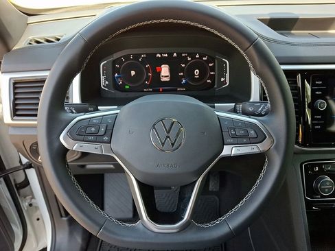 Certified 2023 Volkswagen Atlas Cross Sport SE w/ Panoramic Sunroof Package AWD/4WD image 20