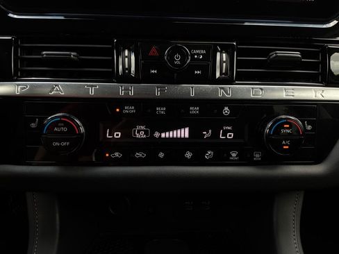 Used 2026 Nissan Pathfinder SL AWD/4WD image 32