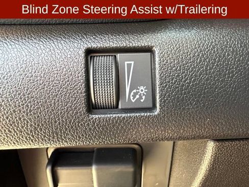 Used 2024 GMC Canyon AT4 w/ Technology Package AWD/4WD image 18
