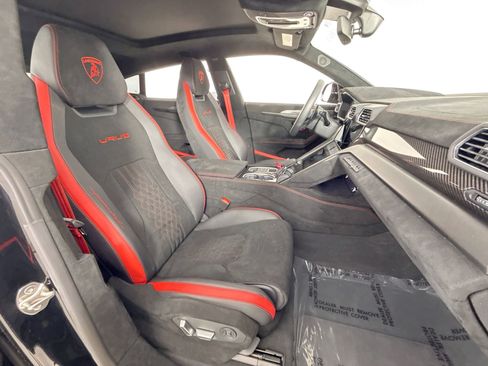Used 2024 Lamborghini Urus Performante AWD/4WD image 23