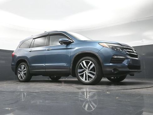 Used 2017 Honda Pilot Touring image 34
