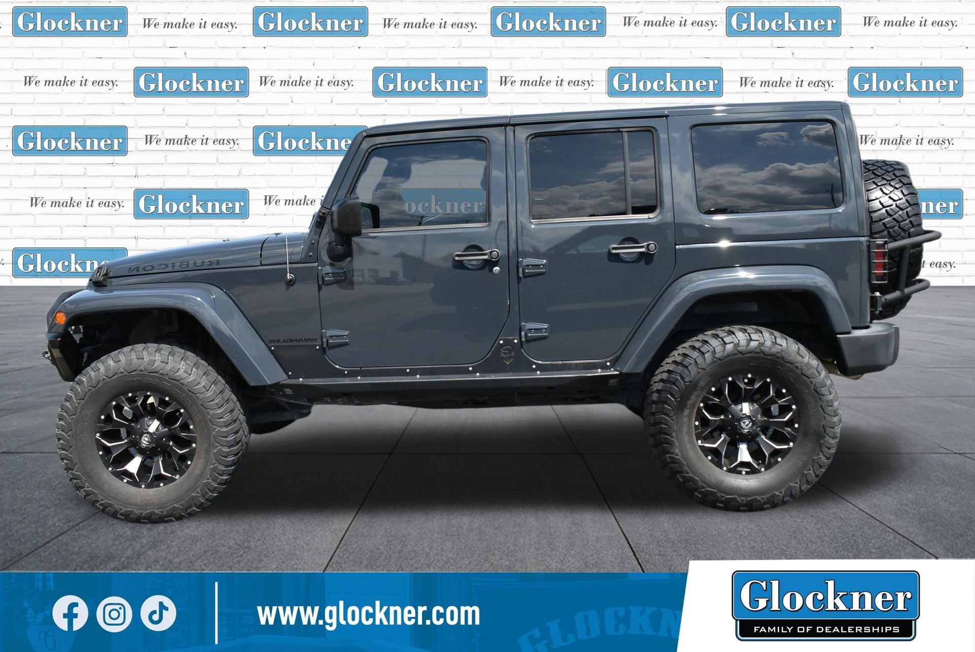 Used 2016 Jeep Wrangler Unlimited Rubicon w/ Connectivity Group AWD/4WD image 4