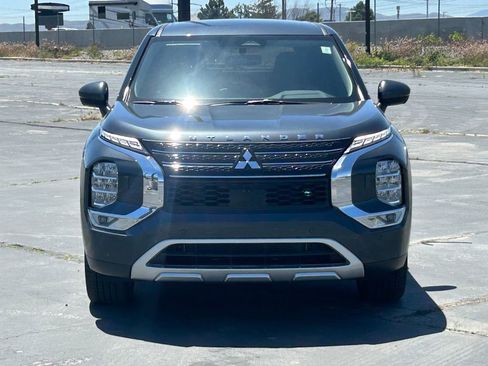 Used 2025 Mitsubishi Outlander 4WD Plug-In Hybrid image 10