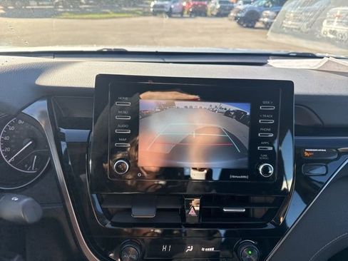 Used 2021 Toyota Camry SE image 29