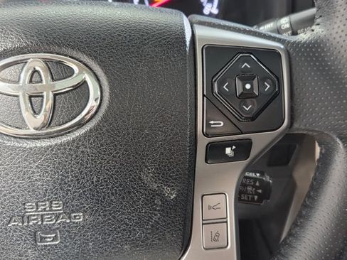 Used 2020 Toyota 4Runner SR5 Premium w/ Moonroof Package RWD image 24