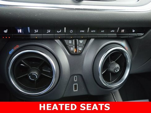 Used 2025 Chevrolet Blazer LT w/ Driver Confidence Package image 3