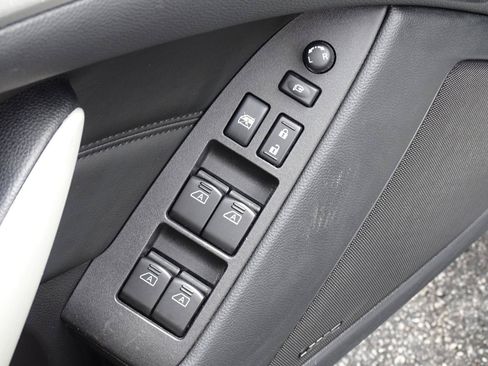 Used 2013 INFINITI G37 Convertible w/ Premium Pkg RWD image 23