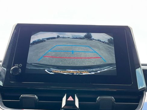 Used 2025 Toyota Corolla LE image 9