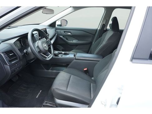 Used 2024 Nissan Rogue SV FWD image 9