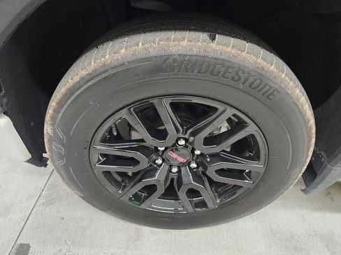 Used 2020 GMC Sierra 1500 Elevation w/ Elevation Value Package AWD/4WD image 10