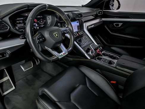 Used 2019 Lamborghini Urus AWD/4WD image 17