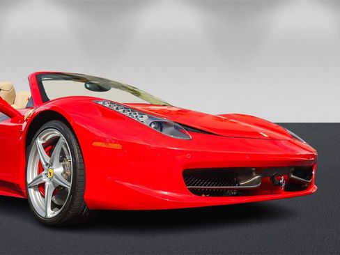 Certified 2013 Ferrari 458 Spider Base image 9
