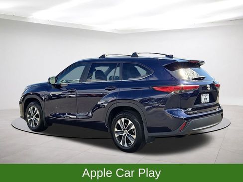 Used 2023 Toyota Highlander XLE image 5