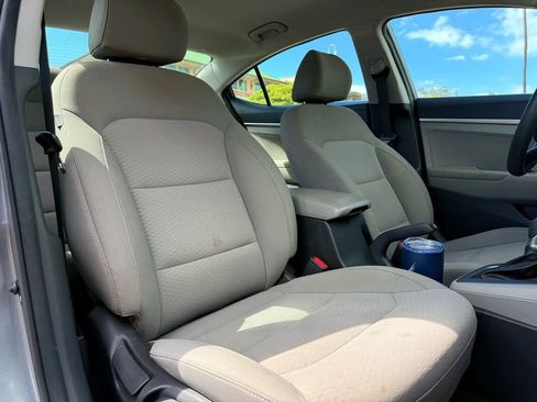Used 2019 Hyundai Elantra SE image 9