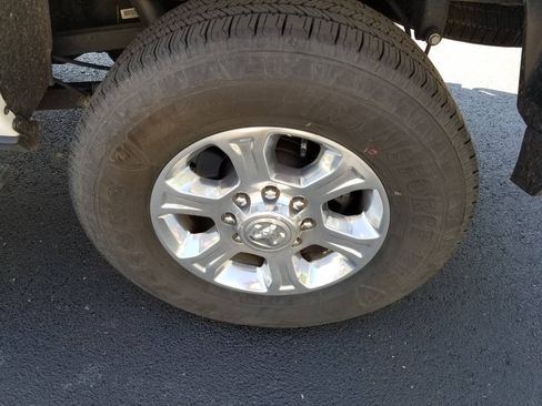 Used 2025 RAM 2500 Big Horn AWD/4WD image 5