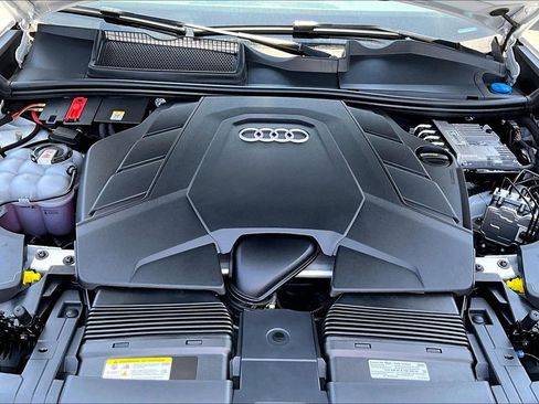 Used 2023 Audi Q8 Premium Plus w/ Premium Plus Package AWD/4WD image 13