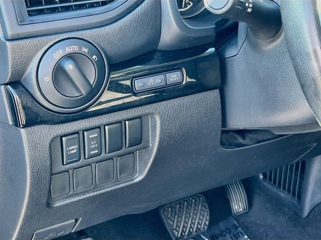 Used 2024 Nissan Titan SV w/ SV Convenience Package RWD image 7