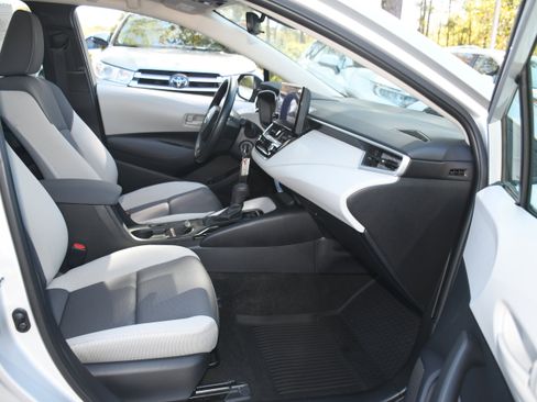 Used 2024 Toyota Corolla LE image 19