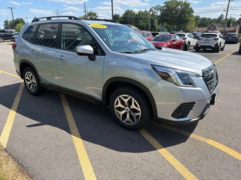 Used 2024 Subaru Forester Premium AWD/4WD image 3