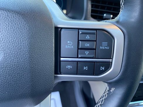 Used 2024 Ford Expedition Limited image 19