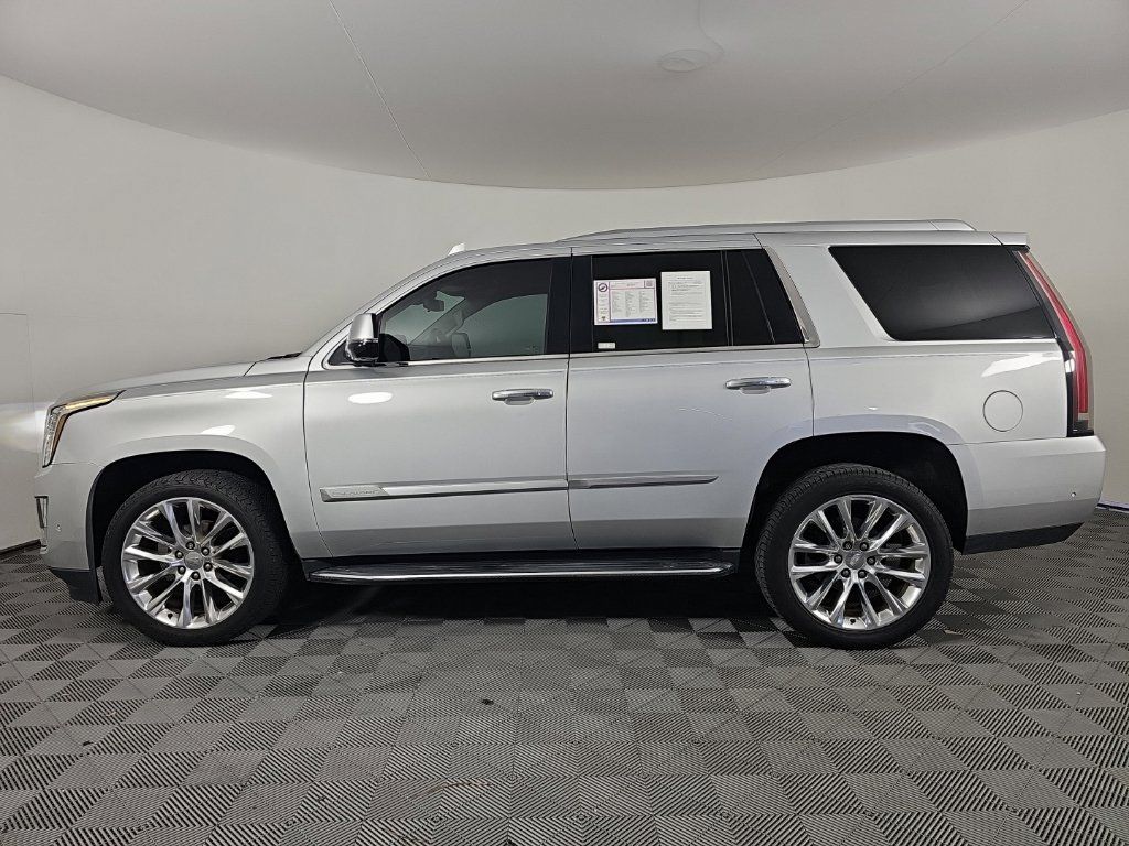 Used 2020 Cadillac Escalade Luxury RWD image 1